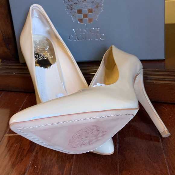Vince Camuto Smooth Patent Blush Heel - Picture 4 of 6